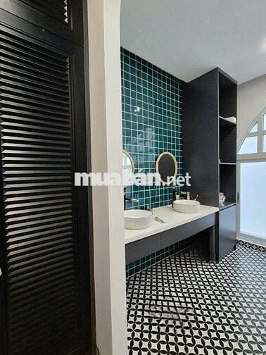 Cho thuê nhà mặt tiền KD mới xây thang máy