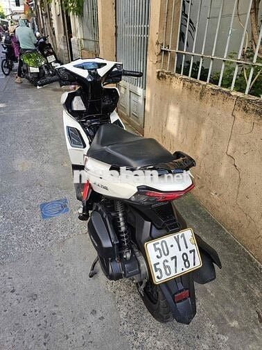 Honda Airblade 125 Trắng đỏ 10.xxx km