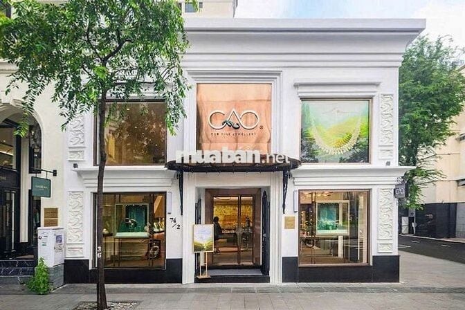 Chính chủ cho thuê góc 2 mặt tiền đường Hai Bà Trưng quận 1 ngang 15m