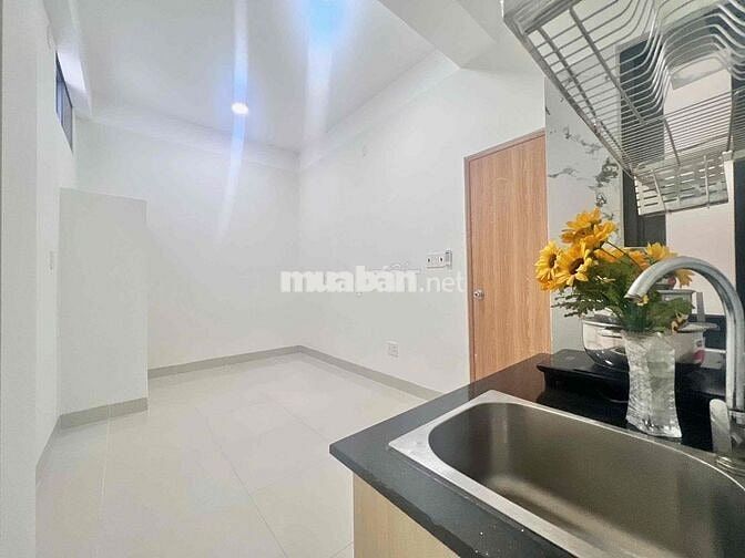 NHÀ MỚI XÂY ÁNH SÁNG TỰ NHIÊN Ô TÔ TẬN NƠI NGAY ĐH BÁCH KHOA