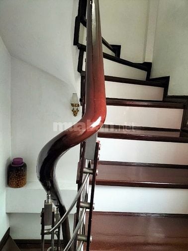 Bán nhà cách mặt phố Khâm Thiên khoảng 6m, ô tô để phố. MT> 4,6m;