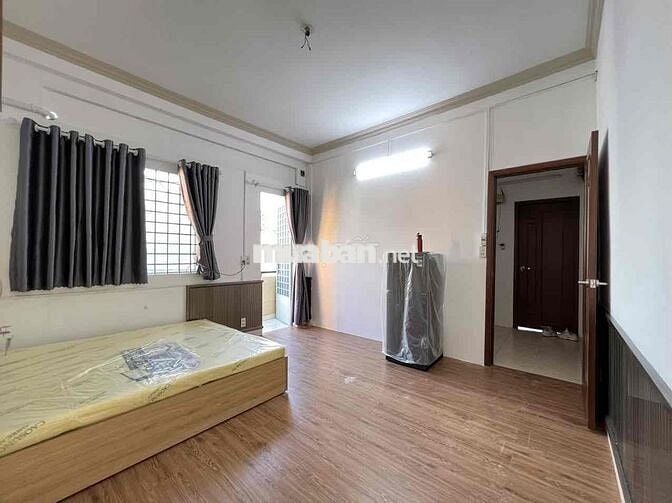 CĂN HỘ QUẬN 4, FULL NỘI THẤT, BAN CÔNG GẦN ĐẠI HỌC LUẬT, CẦU KHÁNH HỘI