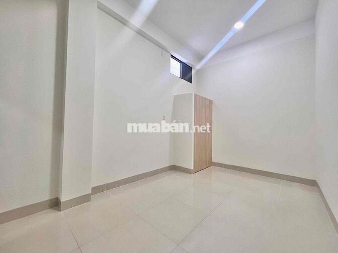 NHÀ MỚI XÂY ÁNH SÁNG TỰ NHIÊN Ô TÔ TẬN NƠI NGAY ĐH BÁCH KHOA