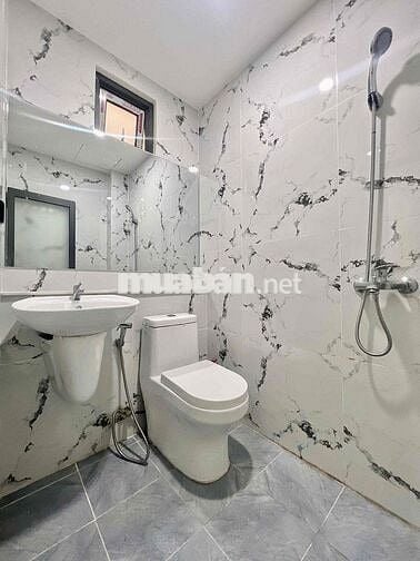 NHÀ MỚI XÂY ÁNH SÁNG TỰ NHIÊN Ô TÔ TẬN NƠI NGAY ĐH BÁCH KHOA