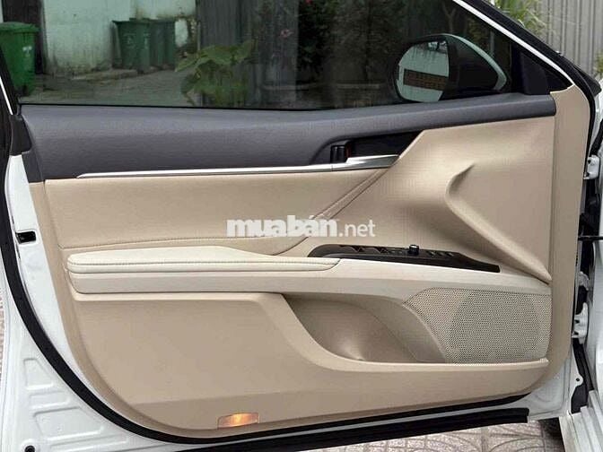 Toyota Camry 2022 2.5HV (Hybrid) - 47000 km