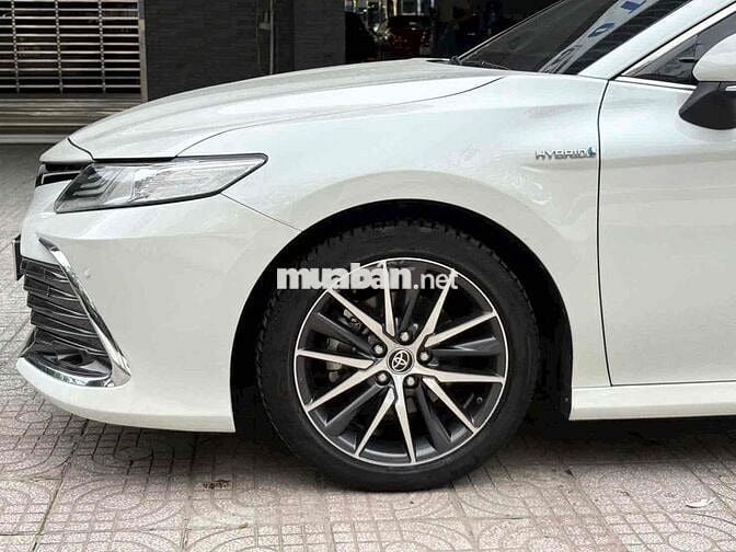 Toyota Camry 2022 2.5HV (Hybrid) - 47000 km