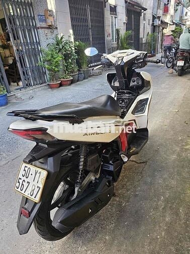 Honda Airblade 125 Trắng đỏ 10.xxx km