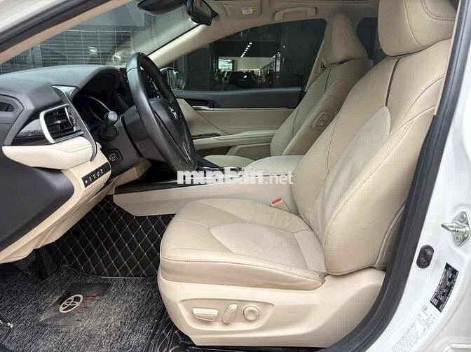 Toyota Camry 2022 2.5HV (Hybrid) - 47000 km