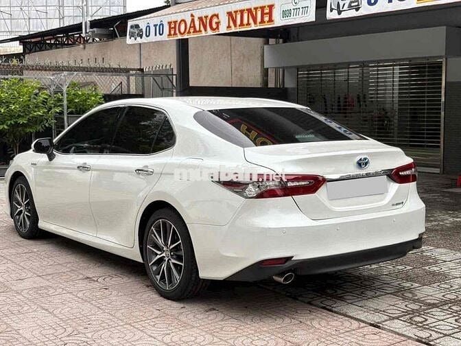 Toyota Camry 2022 2.5HV (Hybrid) - 47000 km