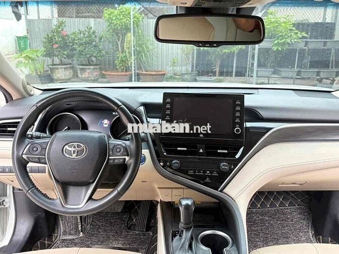 Toyota Camry 2022 2.5HV (Hybrid) - 47000 km