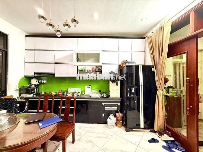 NHÀ DÂN XÂY PHỐ HỒNG MAI - 5 TẦNG KIÊN CỐ - GIÁ HỢP LÝ -57m CHỈ 9,8 TỶ