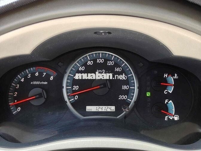 Toyota Innova 2014 2.0G - 124000 km