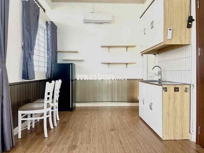 CĂN HỘ QUẬN 4, FULL NỘI THẤT, BAN CÔNG GẦN ĐẠI HỌC LUẬT, CẦU KHÁNH HỘI