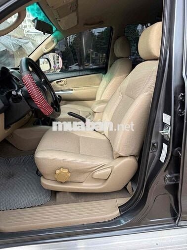 Toyota Hilux 2013 2.5E 4x2 MT - 100000 km