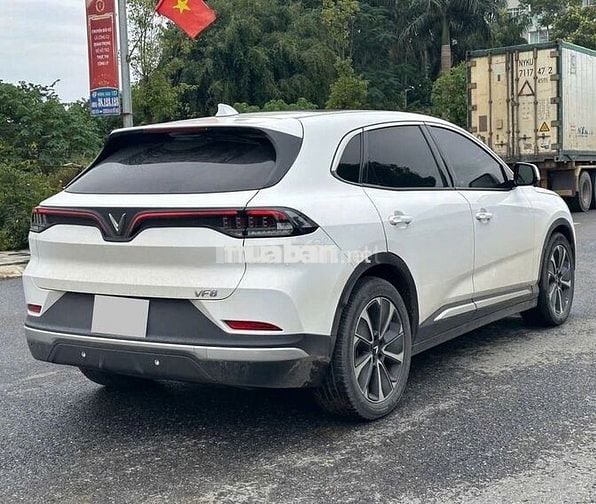 VinFast VF8 Plus 2022 Trắng