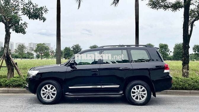 Land Cruiser v8 4.6L nhập Nhật- xuất hóa đoen cao