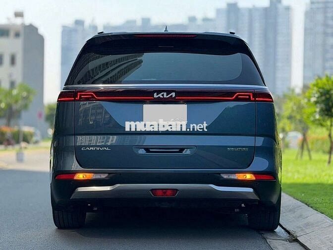 Kia carnival 2.2D signature- 45000 km