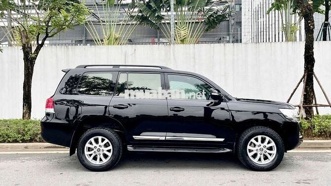 Land Cruiser v8 4.6L nhập Nhật- xuất hóa đoen cao
