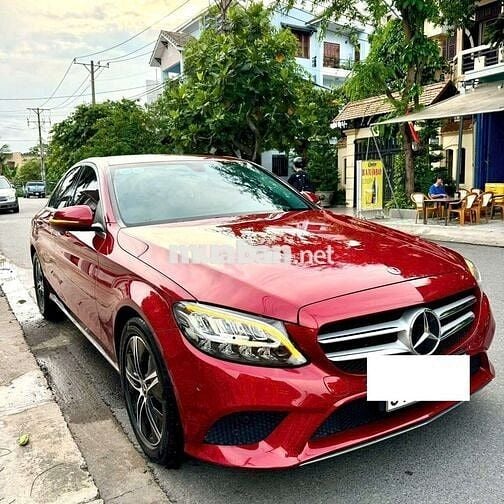 Nhà dư xe Mercedes-Benz C180 2019 Đỏ bstp