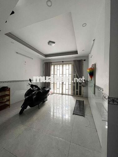 Nhà đẹp 4x11, 2 phòng ngủ 2 wc, hẻm VIP 201 Nguyễn Xí