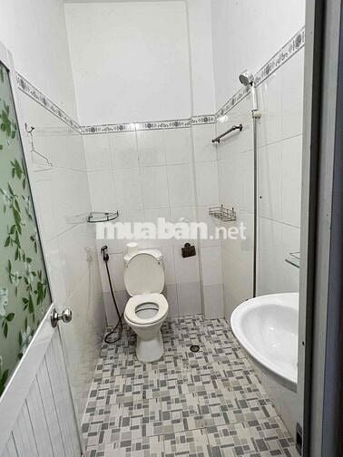 Nhà đẹp 4x11, 2 phòng ngủ 2 wc, hẻm VIP 201 Nguyễn Xí