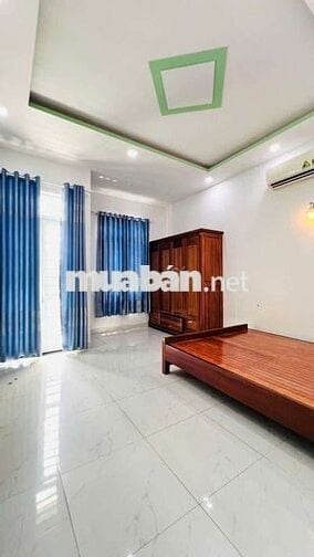 Cho thuê nhà tx gần ubp tx cũ 4p ngủ 4wc giá 8tr