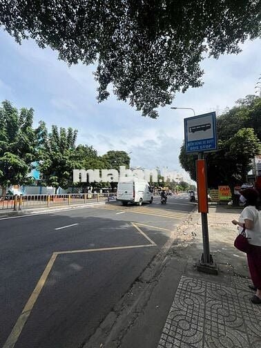 CHo thuê nhà mặt tiền đường Vườn lài 5x19m nở hậu 8,3m 1L