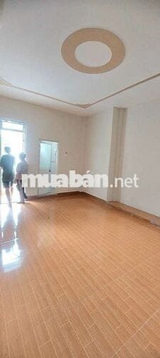 Nhà tx 48 gần trường hoc tô ngoc vân dt 121m giá 6tr