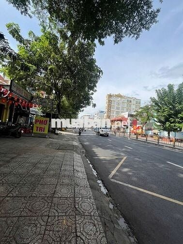 CHo thuê nhà mặt tiền đường Vườn lài 5x19m nở hậu 8,3m 1L