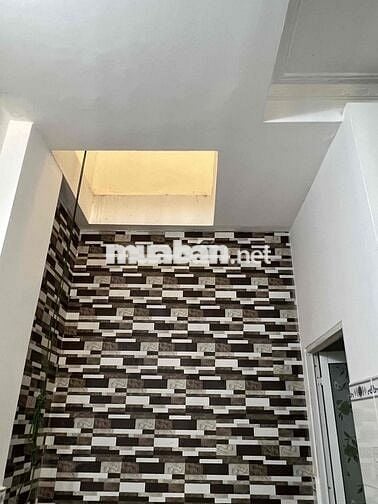 Nhà đẹp 4x11, 2 phòng ngủ 2 wc, hẻm VIP 201 Nguyễn Xí