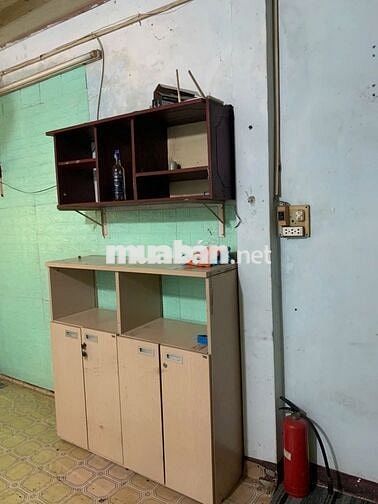 phòng rộng, có ban công thoáng mát, giờ giấc tự do