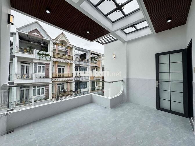 Nhà Mới Xây sổ hồng riêng, 2 lầu, 3phòng ngủ, sân thượng trước,