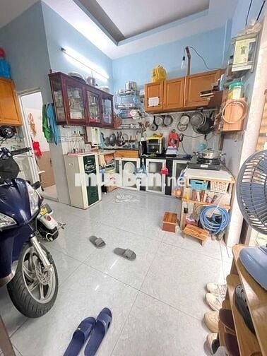 Bán Nhà 2 Mặt Tiền - 32m2 sàn - 64m2 sử  dụng - hơn 3 tỷ xíu thôi.