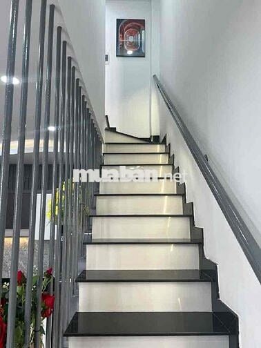 Nhà mới 3 tầng, ngay chợ An Nhơn, gò vấp