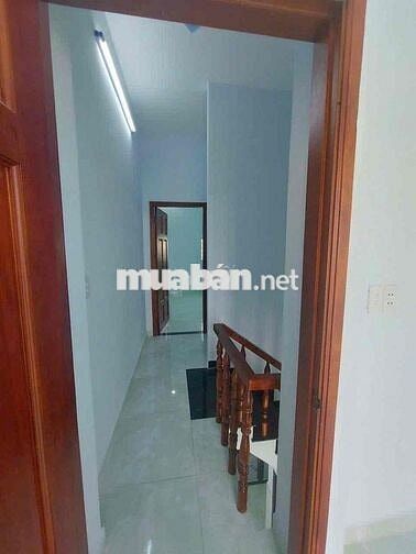 Cần bán nhà lầu 3 phòng giá: 780TR còn thương lượng