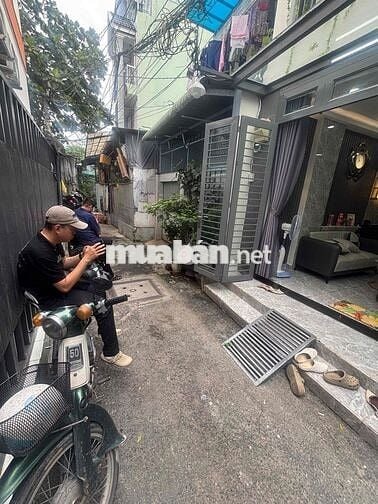 Nhà mới 3 tầng, ngay chợ An Nhơn, gò vấp