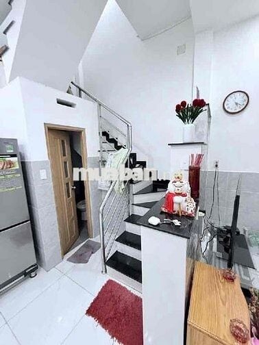 Siêu phẩm lô gốc 2 Tầng Btct, h4m, Tân Hương, Dtsd 70m2, Nhinh 3 Tỷ