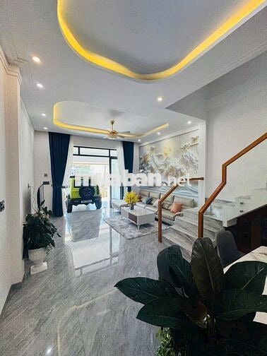 Nhà mới xây kiên cố - Biệt thự P2 TP.Bảo Lộc đầy đủ giấy phép xây dựng