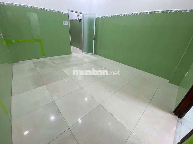 Mặt tiền 3/2 , 1 mặt bằng + 1 phòng phía sau 2 WC