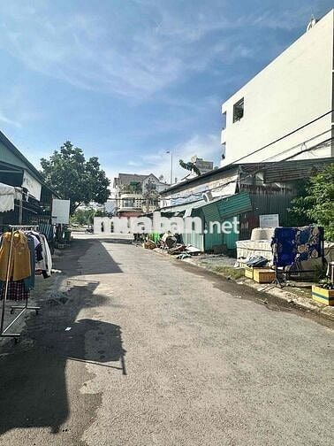 cho thuê nhà mặt tiền đường khu dân cư Phong Phú (gần bến xe Q8)