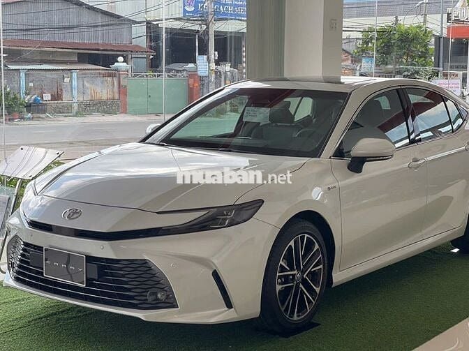 Toyota Camry 2025 2.5HEV MID 2025 giá 1.310 triệu