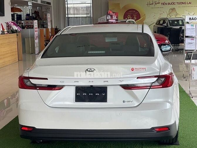Toyota Camry 2025 2.5HEV MID 2025 giá 1.310 triệu