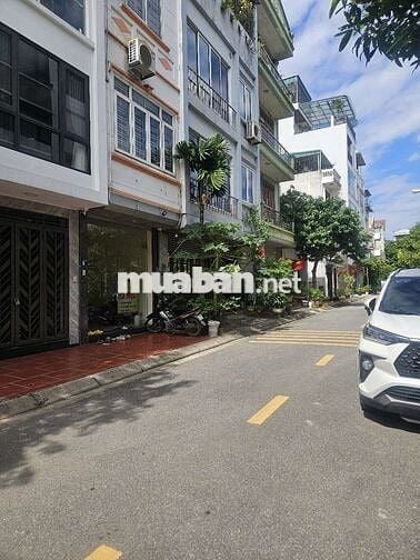 💥 GIANG BIÊN – ĐẤT TÁI ĐỊNH CƯ – NGÕ THÔNG, Ô TÔ – GẦN HỒ,
: 60m²