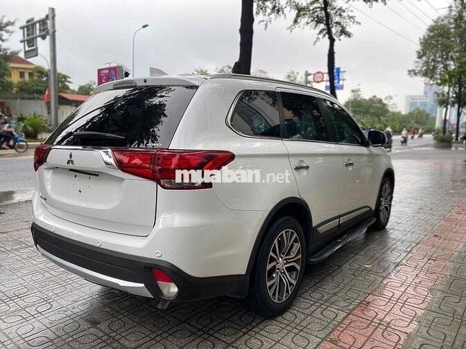 Mitsubishi Outlander 2018 2.4 Trắng