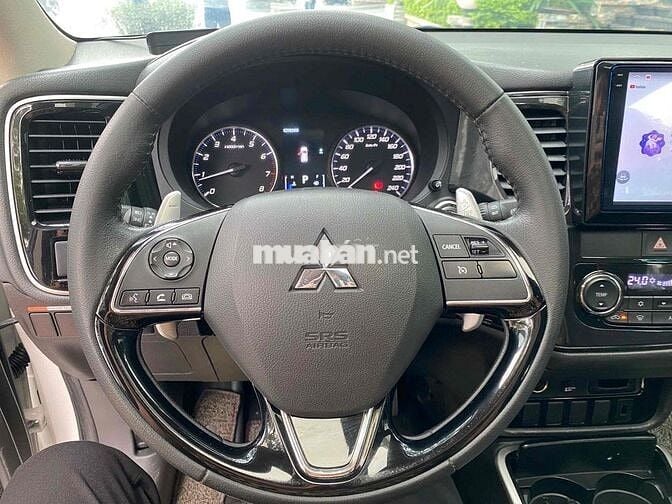 Mitsubishi Outlander 2018 2.4 Trắng