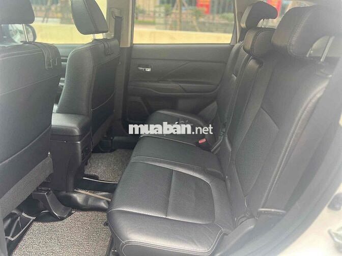 Mitsubishi Outlander 2018 2.4 Trắng