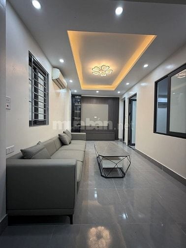 Bán Nhà Kinh Doanh, Ô TÔ, Quỳnh Mai 140m, giá 8,9 tỷ.