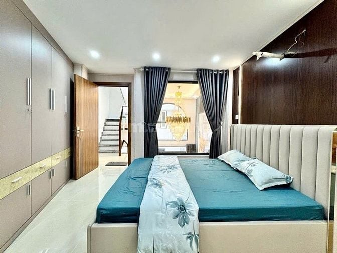 Nhà gần mặt tiền dường nguyên hồng