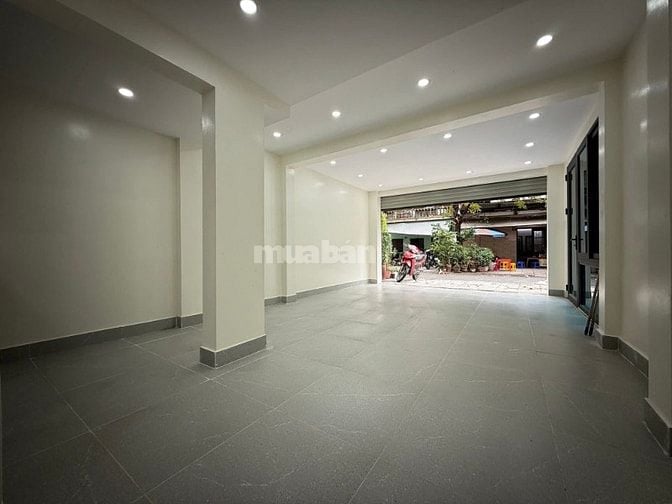 Bán Nhà Kinh Doanh, Ô TÔ, Quỳnh Mai 140m, giá 8,9 tỷ.