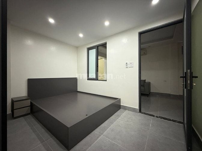 Bán Nhà Kinh Doanh, Ô TÔ, Quỳnh Mai 140m, giá 8,9 tỷ.